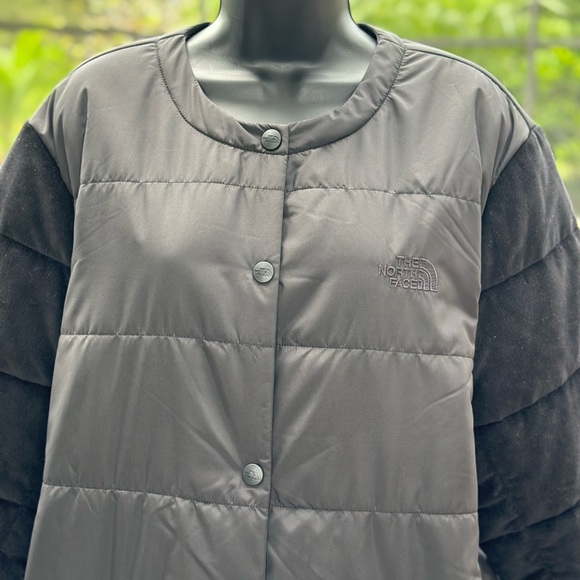 NORTH FACE WOMENS COLLARLESS SYNTHETIC JACKET (XXL) - Picture 5 of 8